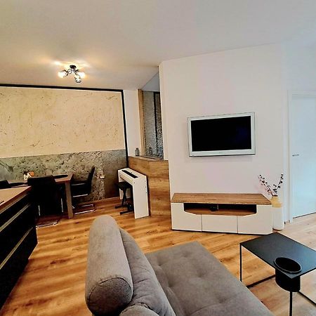 Stunning New Apartment With Free Parking Near City Centre Laibach Exterior foto