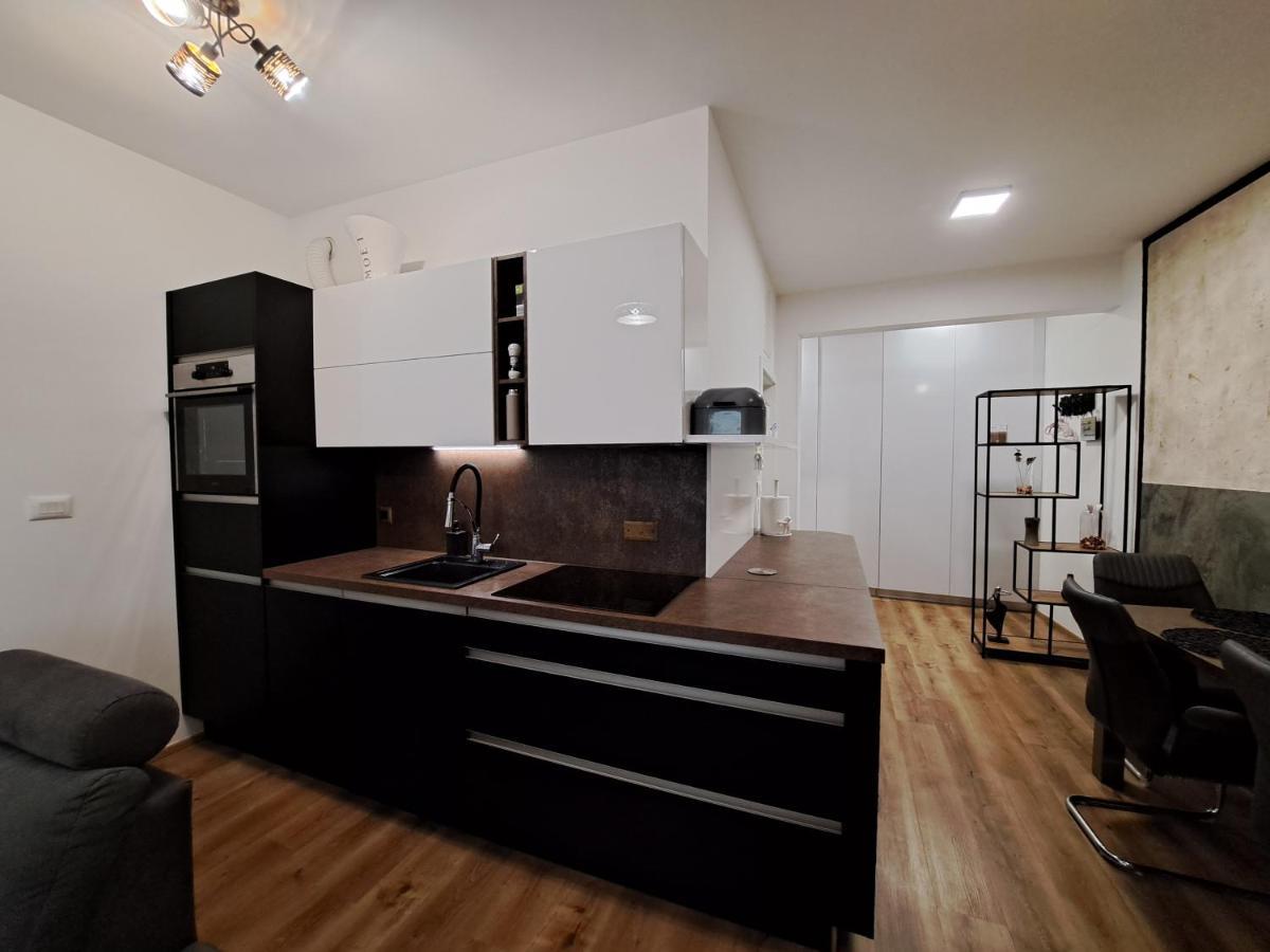 Stunning New Apartment With Free Parking Near City Centre Laibach Exterior foto